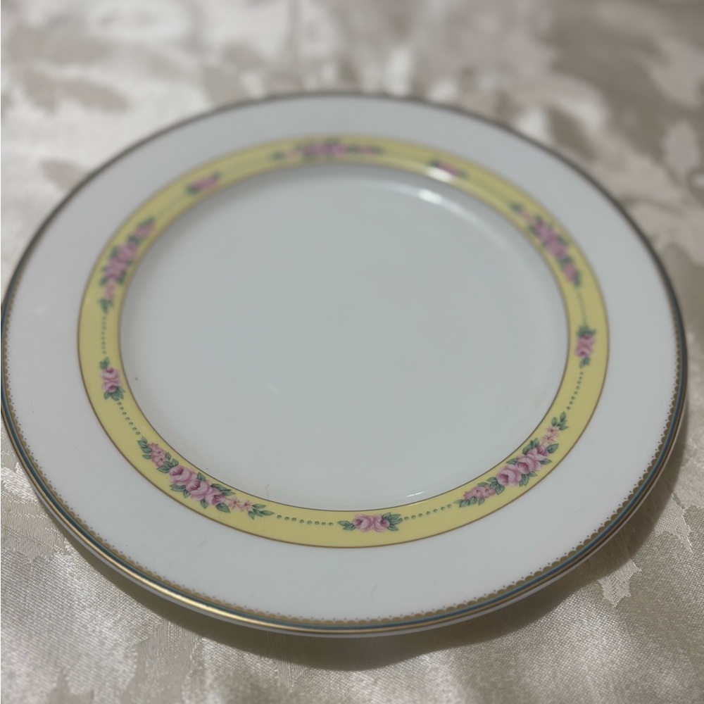 Mikasa White and Yellow Dinnerware Plate with Elegant Design